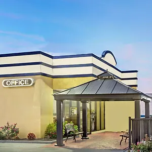 Hotel Days By Wyndham Military Circle